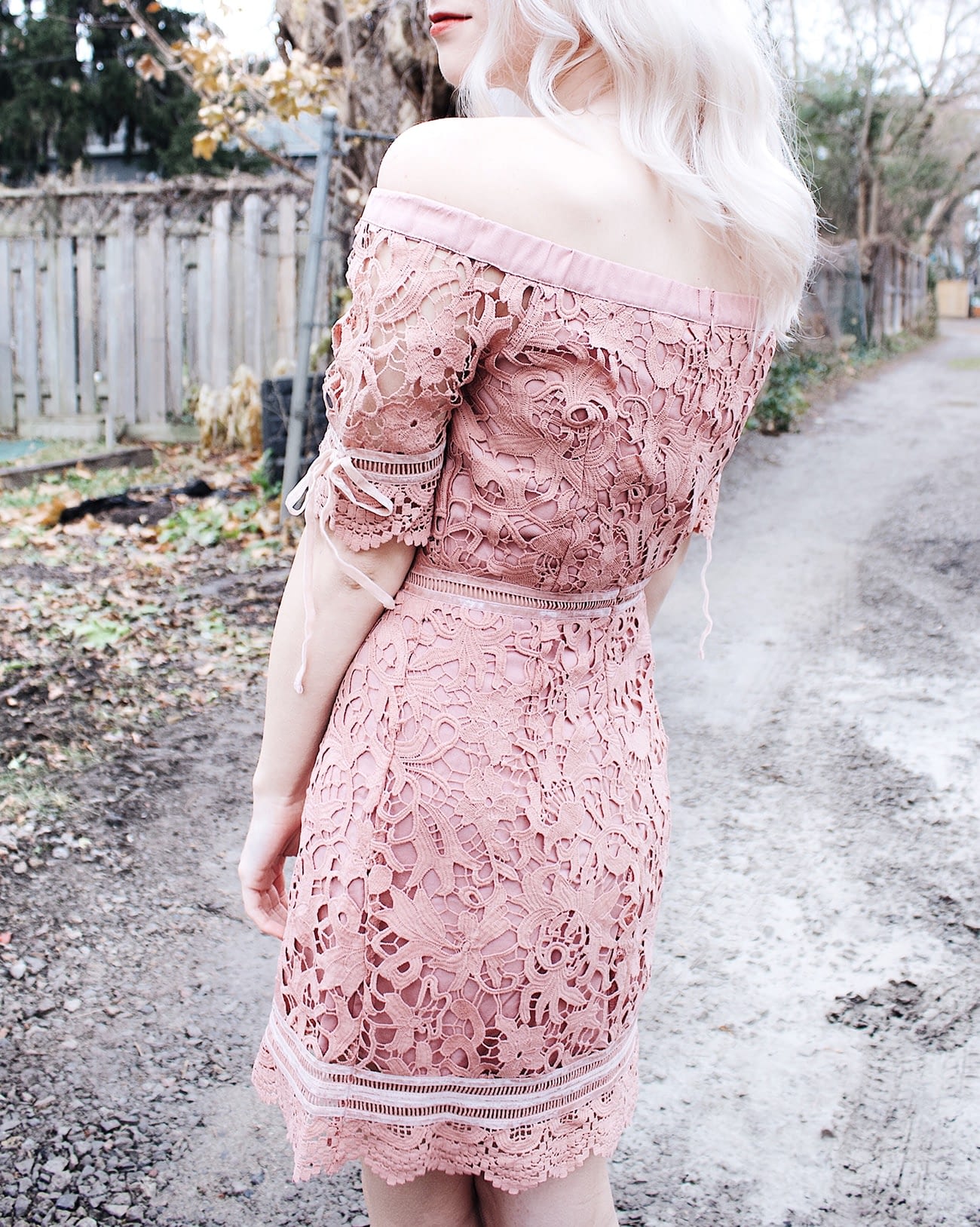 kitsu pink lace dress details